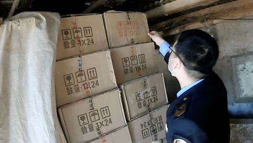 打擊假冒侵權(quán) 李遂市場(chǎng)所查獲侵權(quán)白酒包裝材料55771件